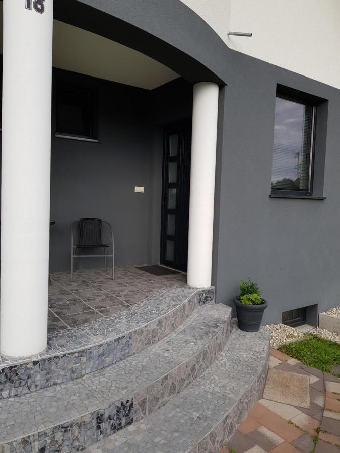 Bük Honfoglalas Apartment מראה חיצוני תמונה